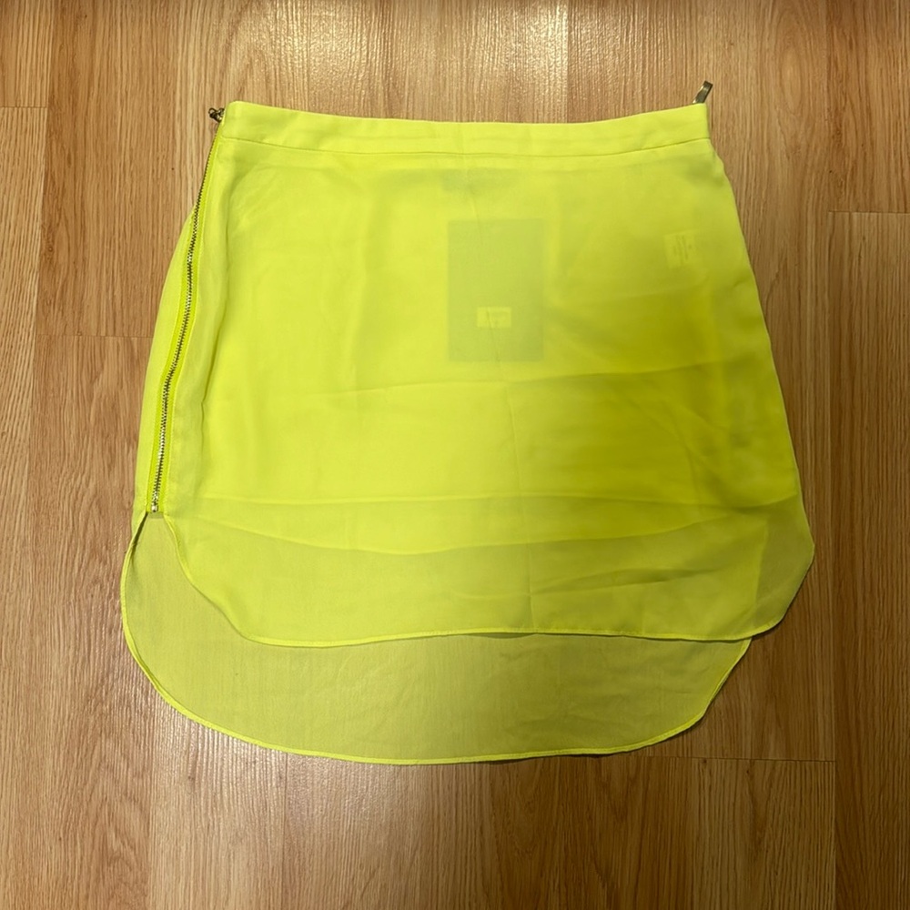 Ovi brand,size small.